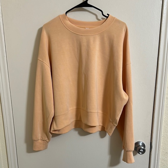 EUC Lululemon Softstreme Perfectly Oversized Cropped Crew 12 - Picture 2 of 5